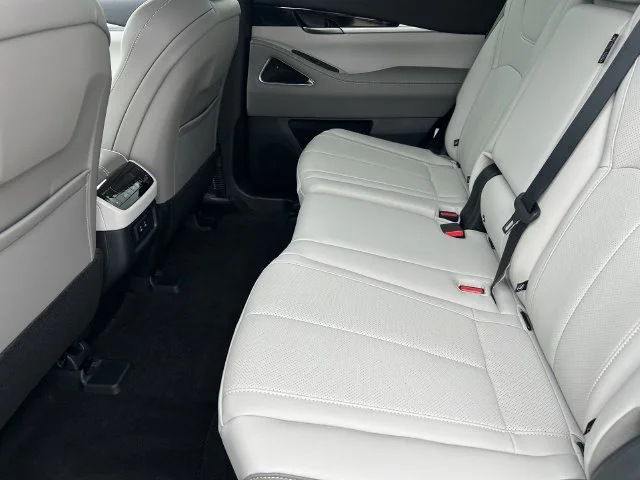 New 2027 RADIANT WHITE INFINITI Sport AWD image 18