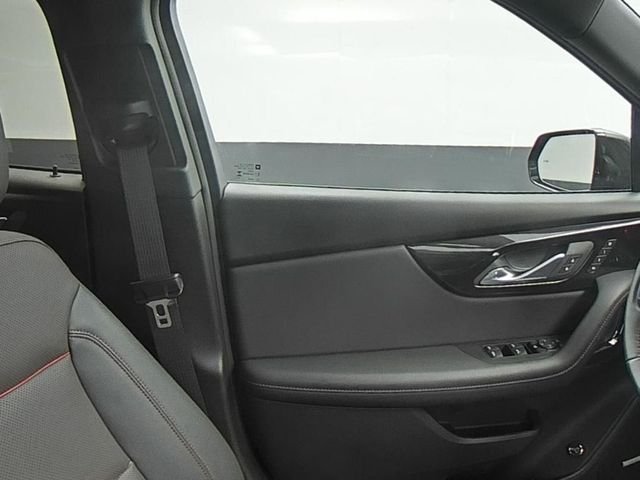 Used 2025 Black Chevrolet RS image 34