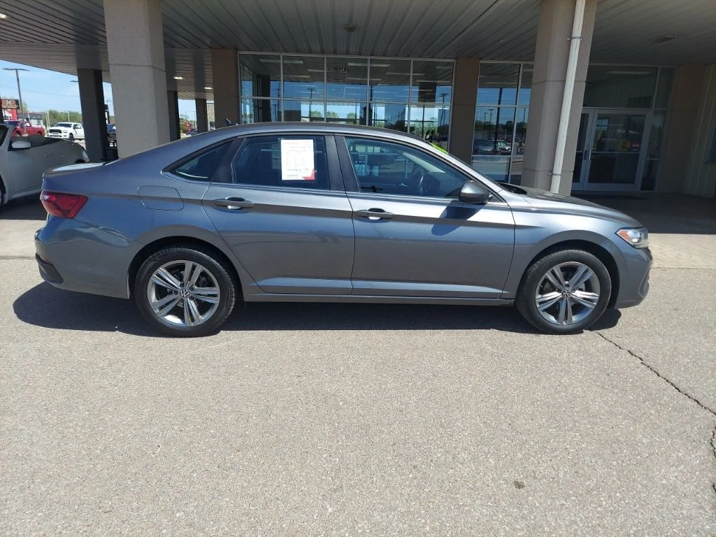 Used 2024 Gray Volkswagen 1.5T SE image 8