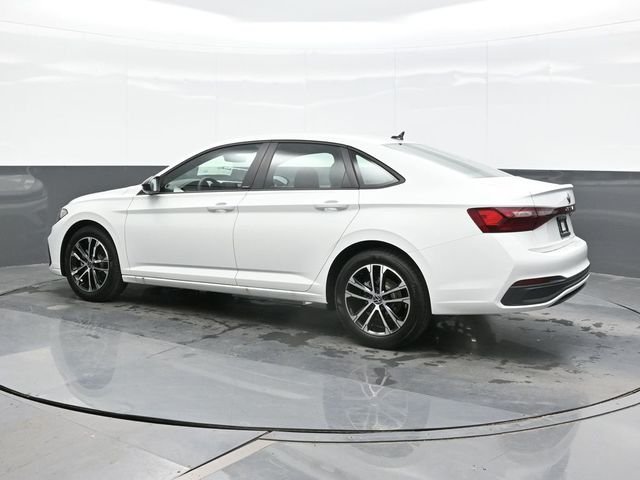 2025 Volkswagen Jetta Sport - Photo 3