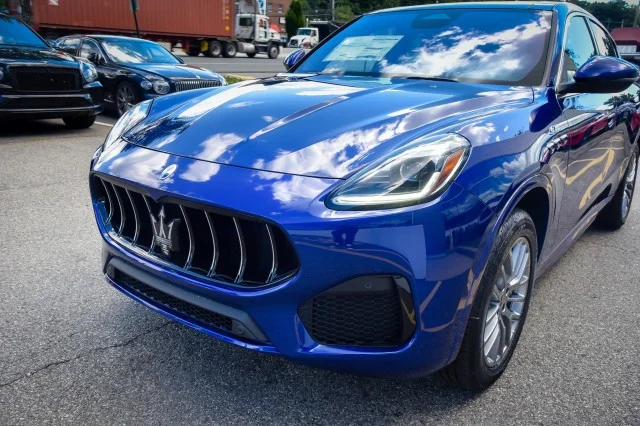 Used 2024 Blu Intenso Metallic Maserati GT image 9
