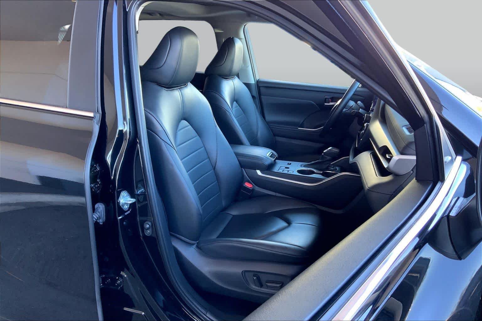 2024 Toyota Highlander LE - Photo 17