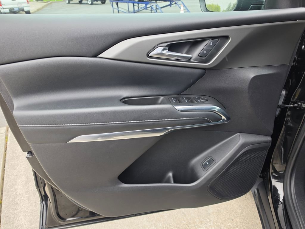 Used 2025 Mosaic Black Metallic Chevrolet LT image 23