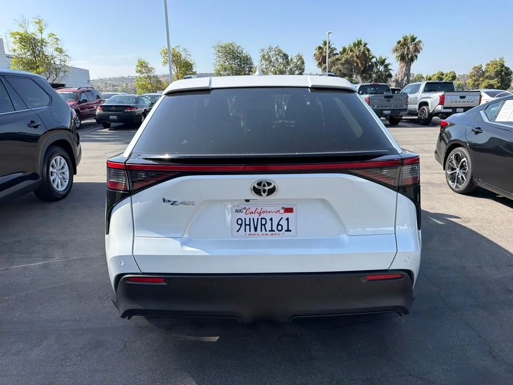 Used 2023 Beige Toyota XLE image 3