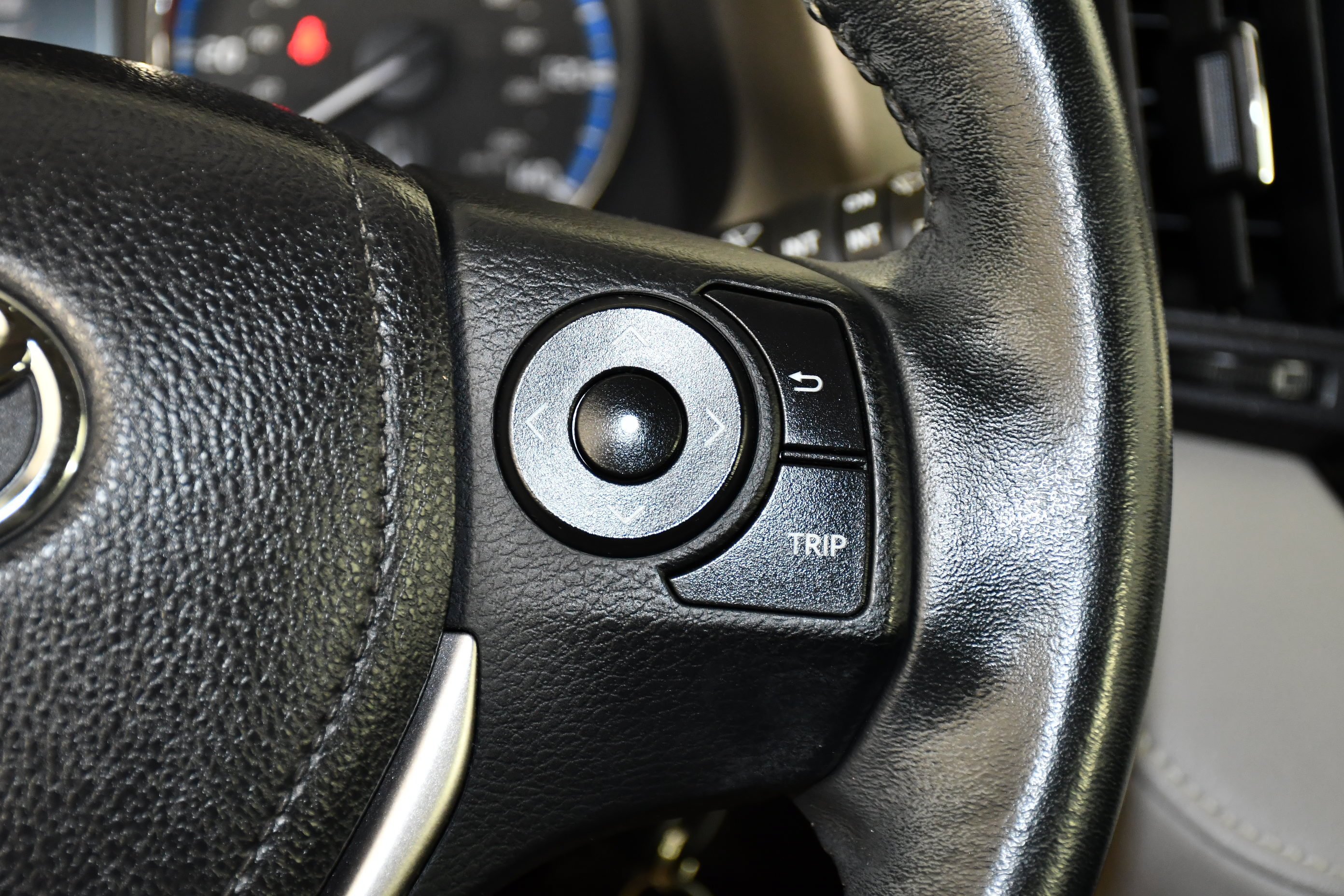 Used 2016 Black Toyota XLE image 21