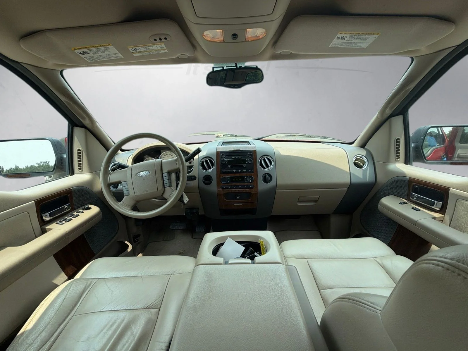 Used 2004 Red Ford Lariat image 3