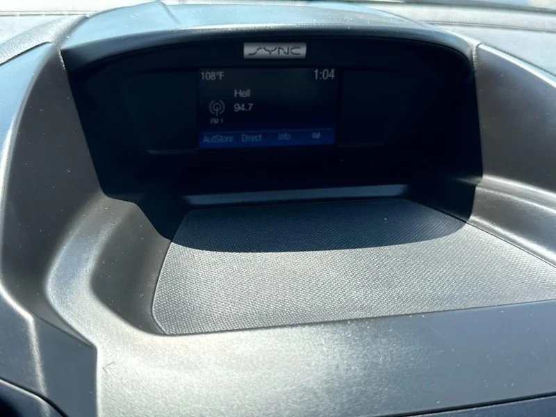 Used 2017 White Gold Metallic Ford SE 4WD image 21