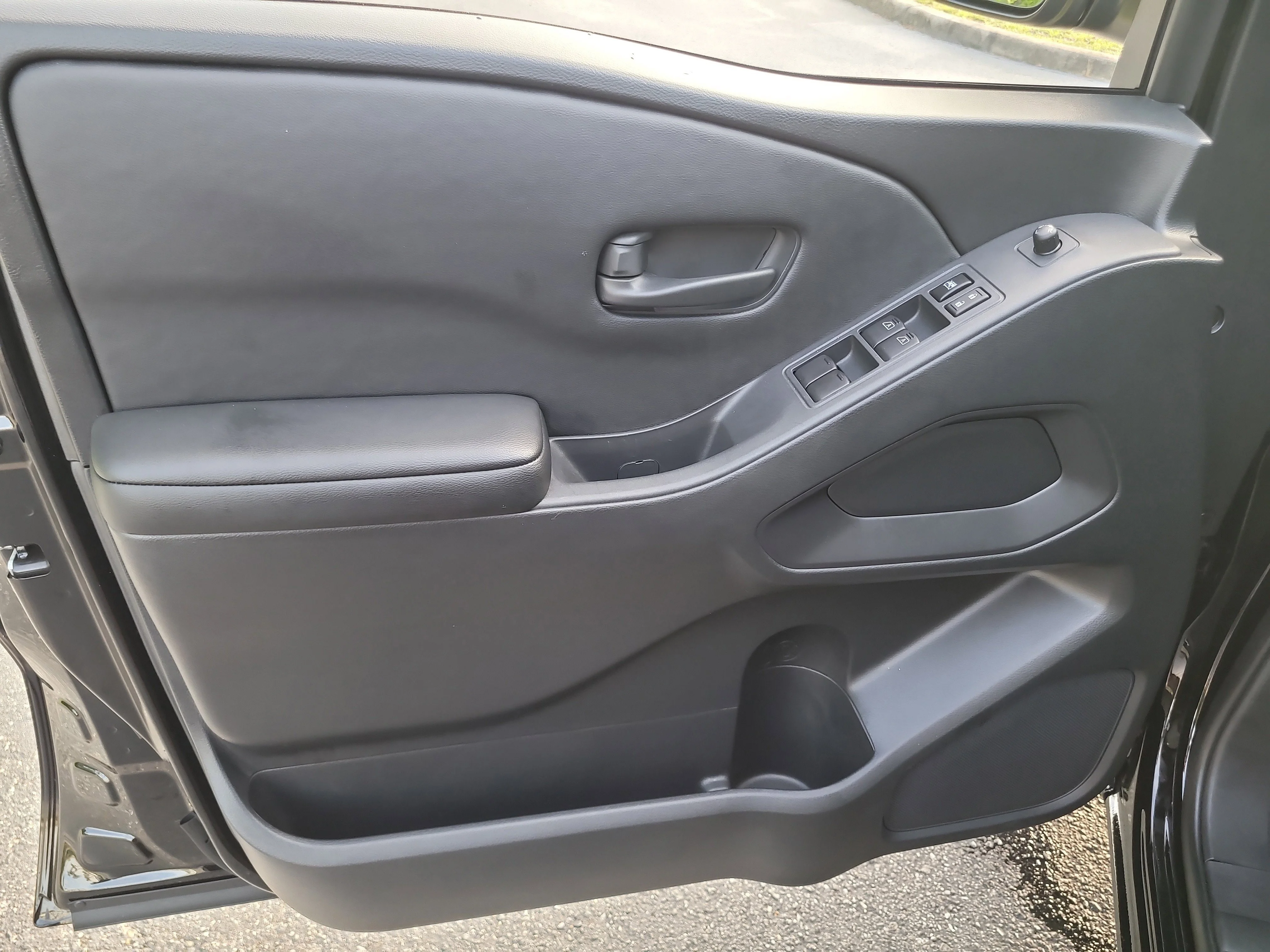 Used 2026 Super Black Nissan SV image 20