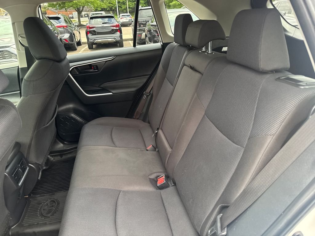 Used 2025 White Toyota LE image 34