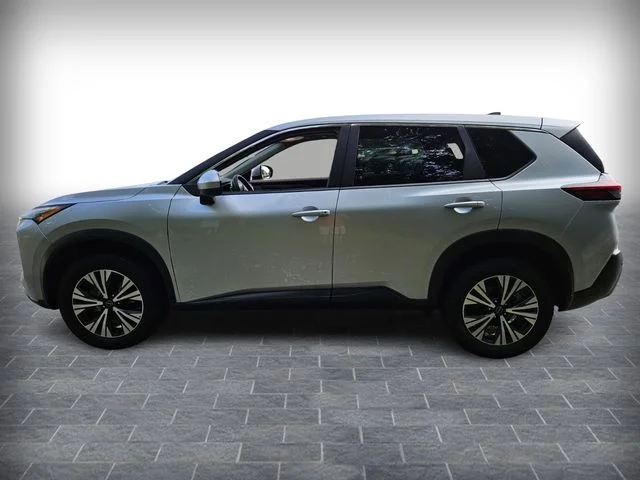 Used 2023 Silver Nissan SV image 4