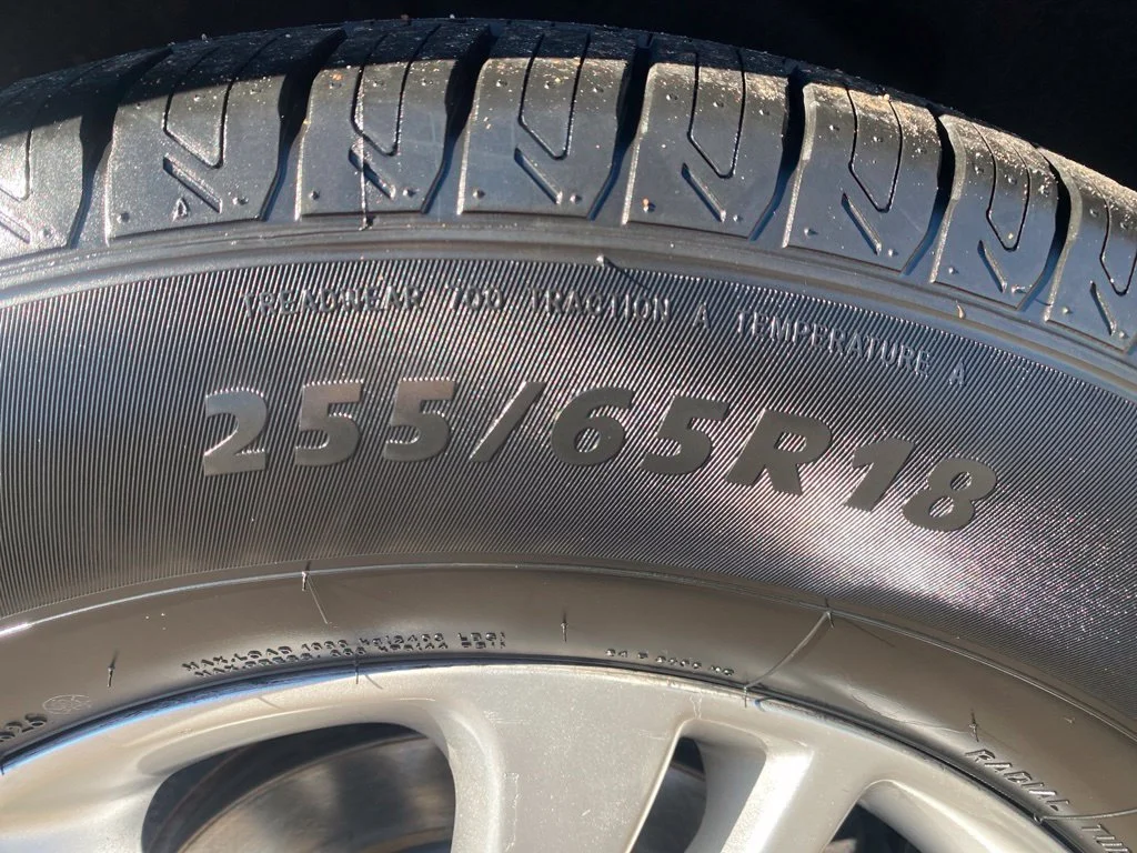 Used 2019 Includes Spectra Gray lower exterior accent color. Buick Essence image 37
