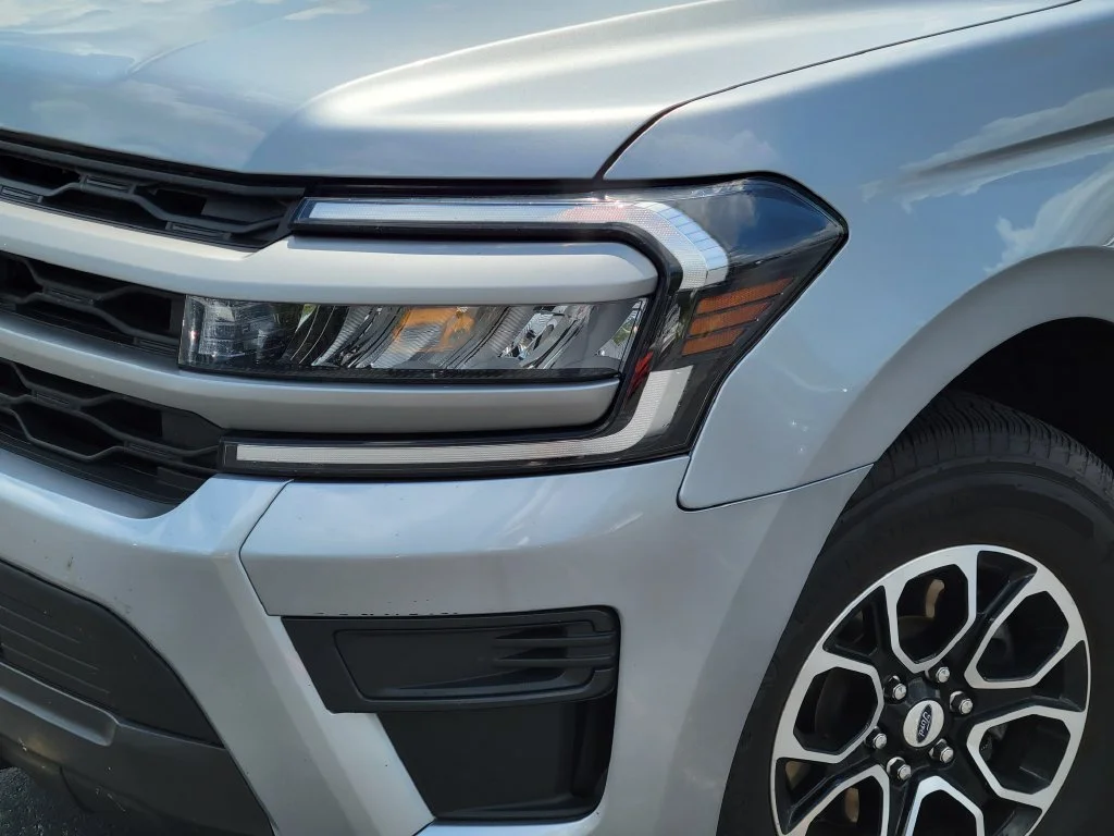 Used 2024 Silver Ford XLT image 10