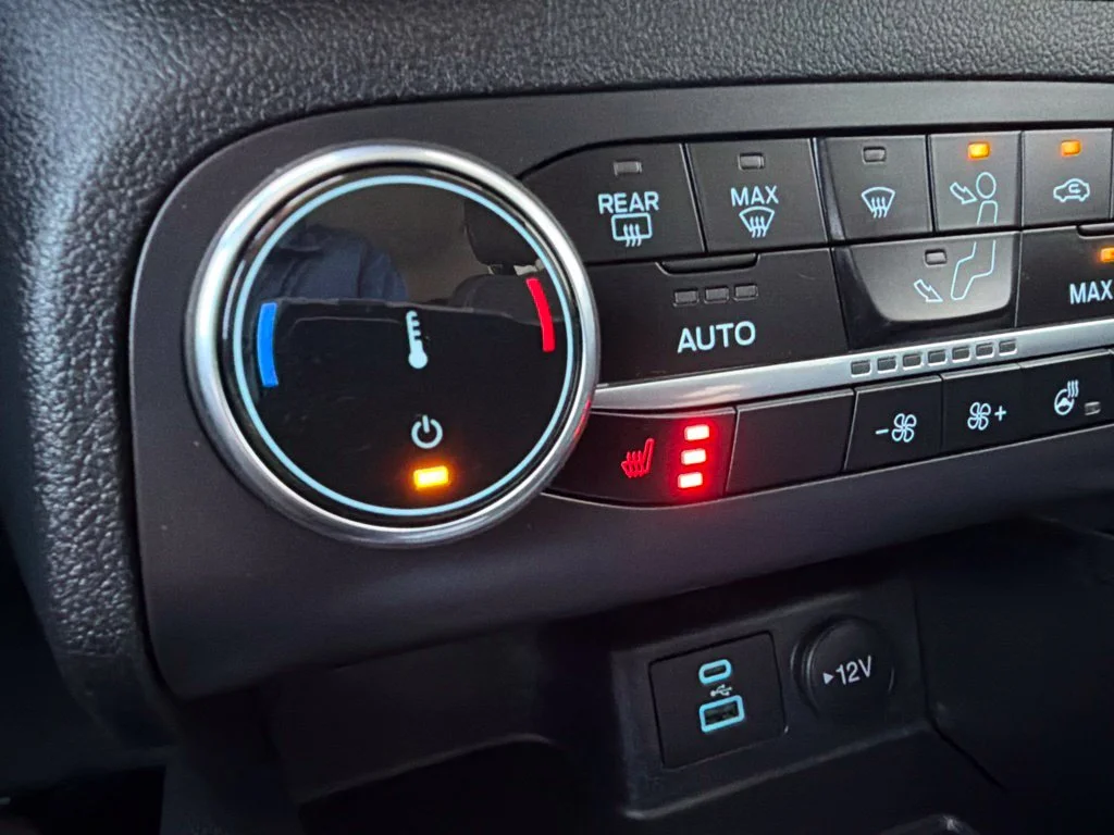 Used 2023 Agate Black Metallic Ford Active image 18