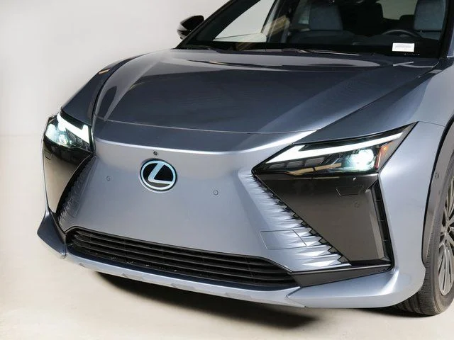 Used 2023  Lexus 450e Luxury image 27