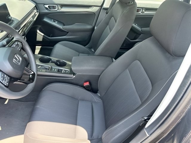 Used 2025 Meteorite Gray Metallic Honda LX image 11