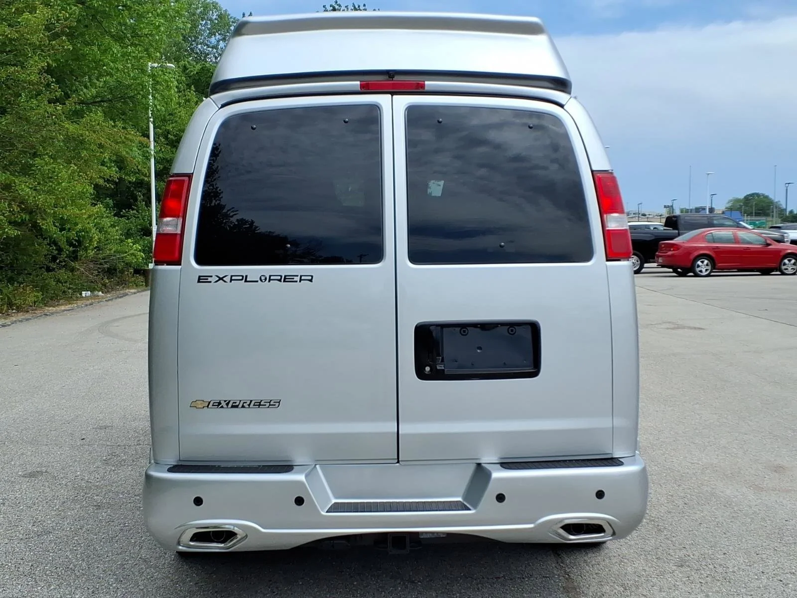 New 2026 Silver Ice Metallic Chevrolet WT image 28
