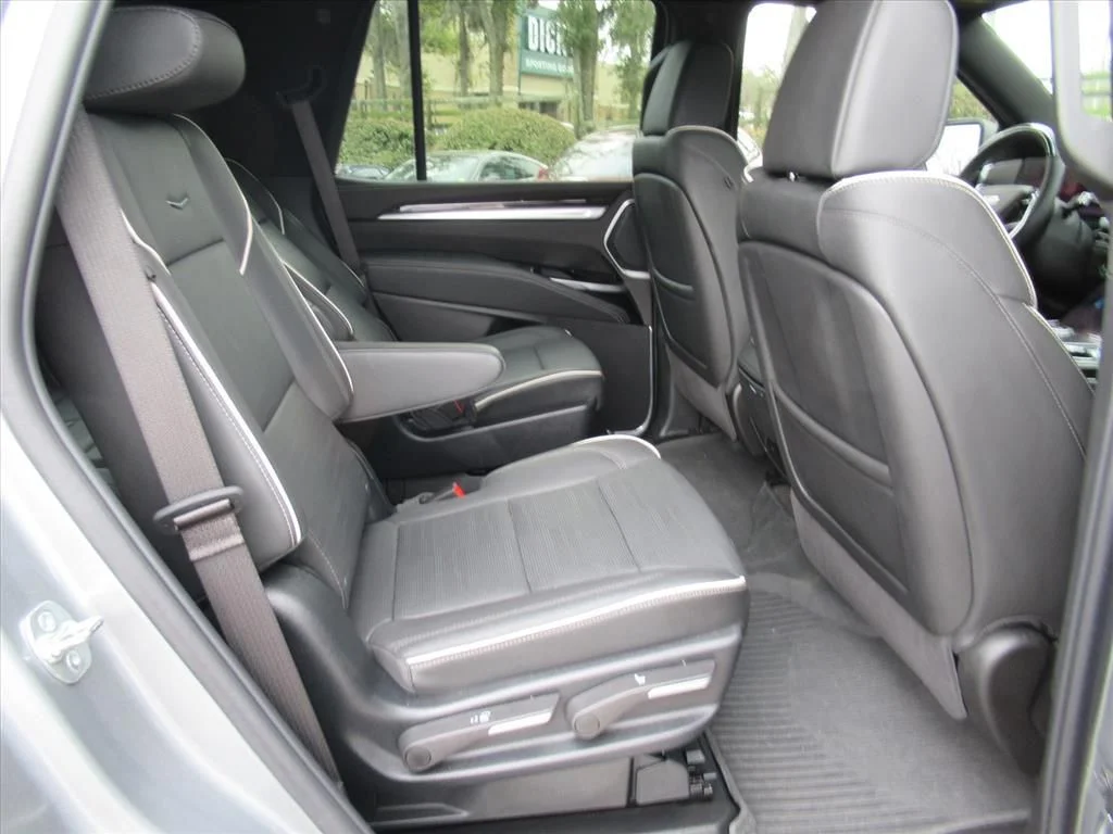 Used 2025 Silver Cadillac Premium Luxury image 35