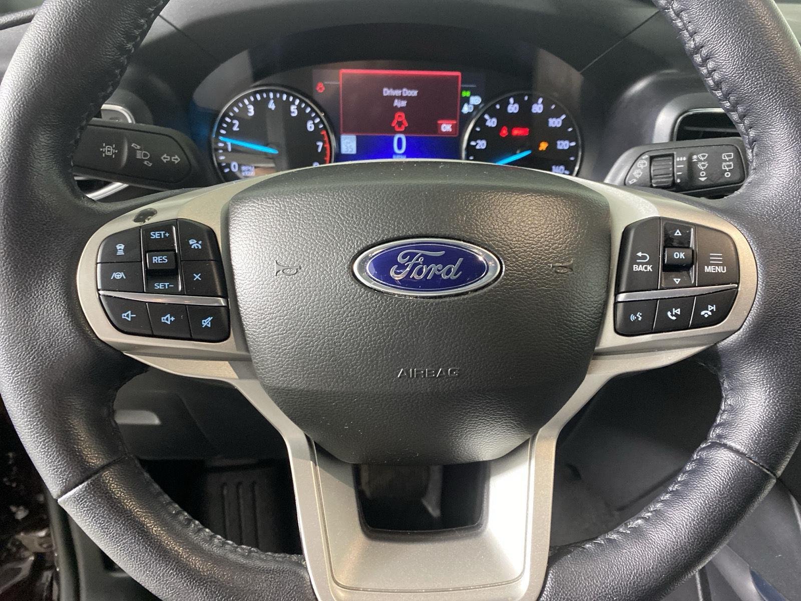 Used 2023 Jewel Red Metallic Tinted Clearcoat Ford XLT image 29