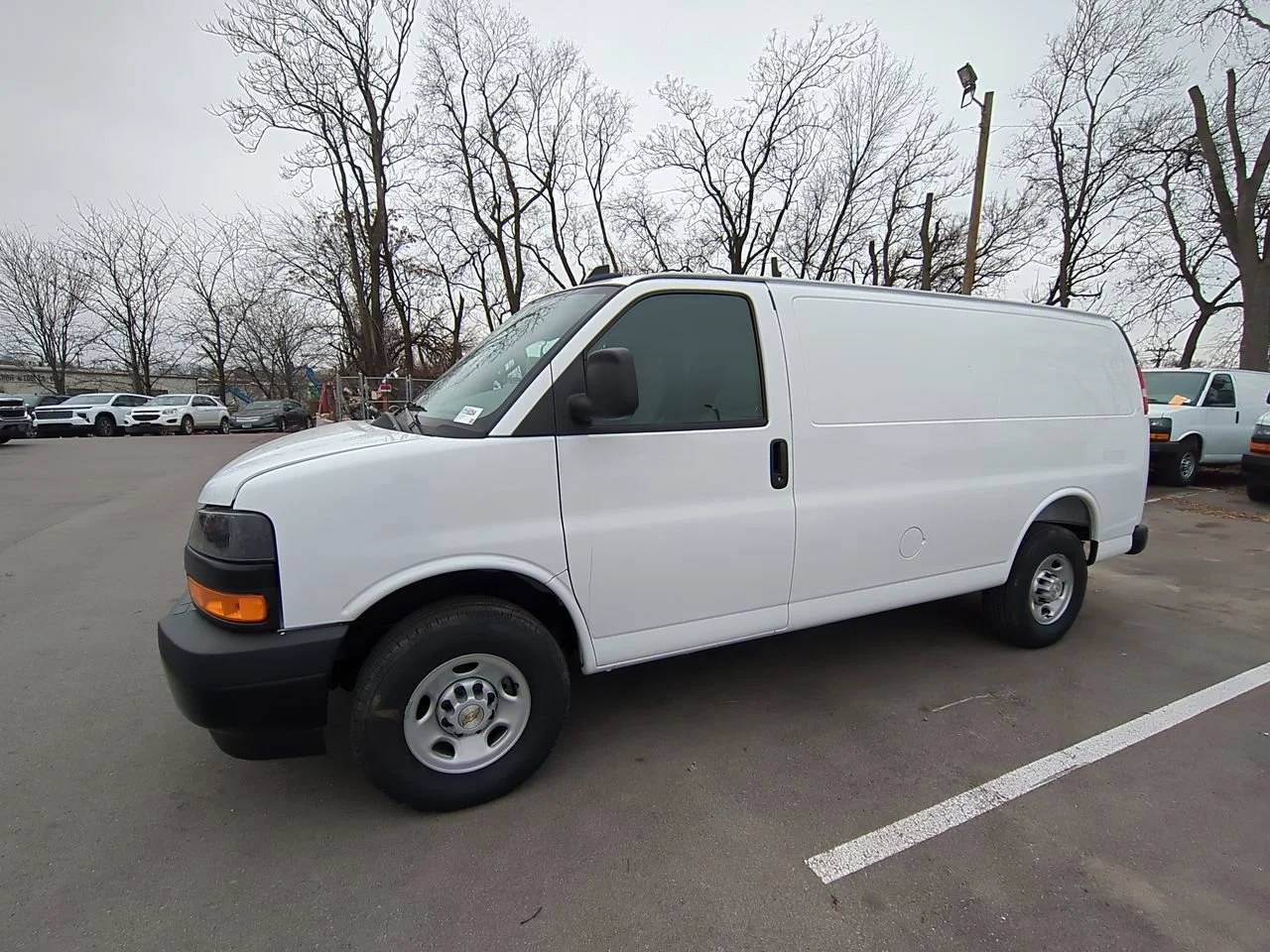 2025 Chevrolet Express 2500 Work Van HD's photo