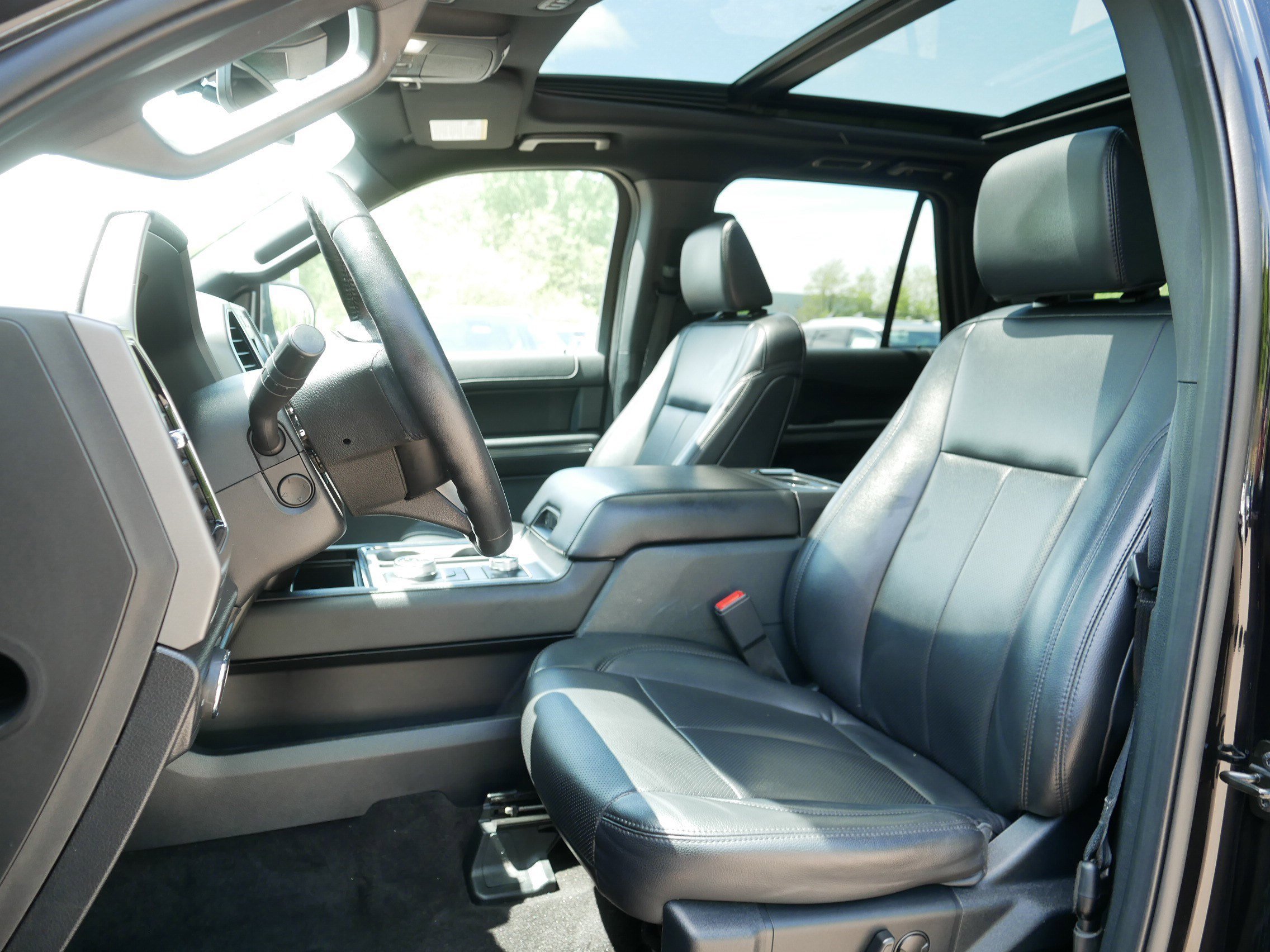 Used 2021 Agate Black Metallic Ford XLT image 35