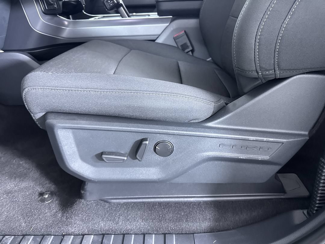 New 2026 Carbonized Gray Metallic Ford XLT image 13