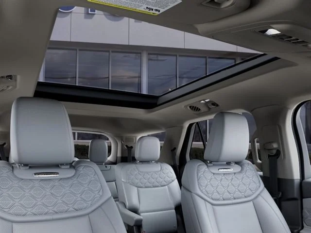 New 2027 Star White Metallic Tri-Coat Ford Platinum image 22