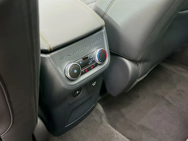 New 2026 Carbonized Gray Metallic Ford Tremor® image 27