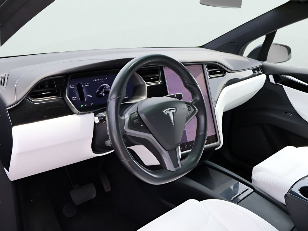 Used 2020 Solid Black Tesla Long Range image 19