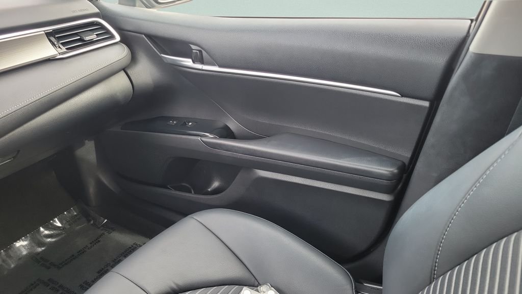 Certified Used 2018 White Toyota SE image 12