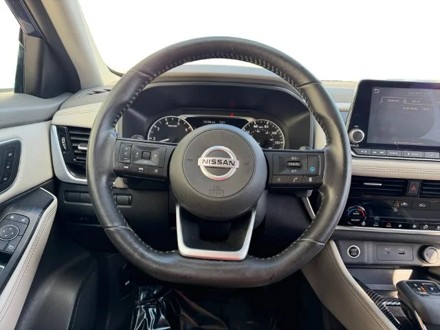 Used 2021 Blue Nissan SL image 10