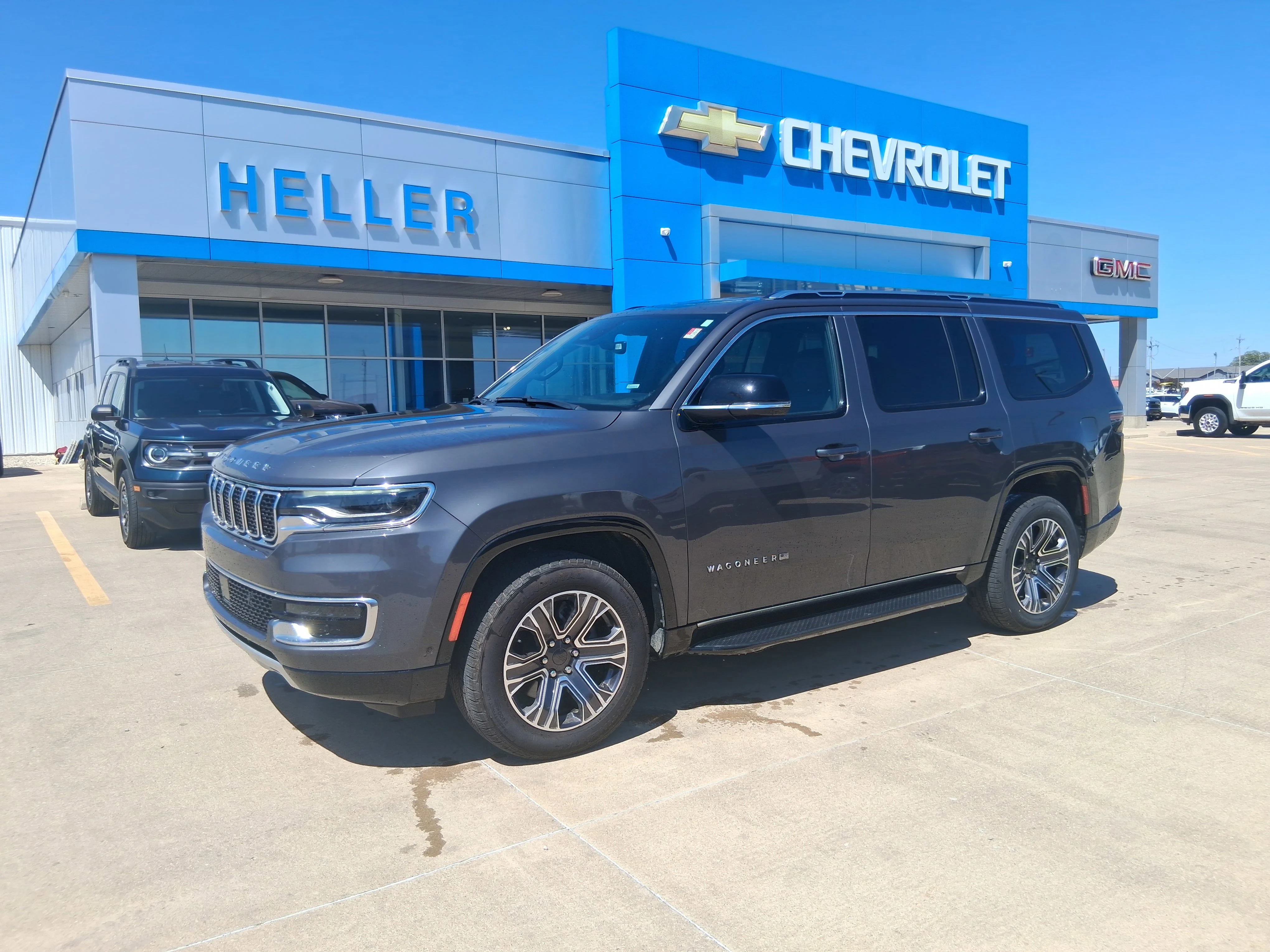 Used 2024 Baltic Gray Metallic Clearcoat Jeep Series II image 3
