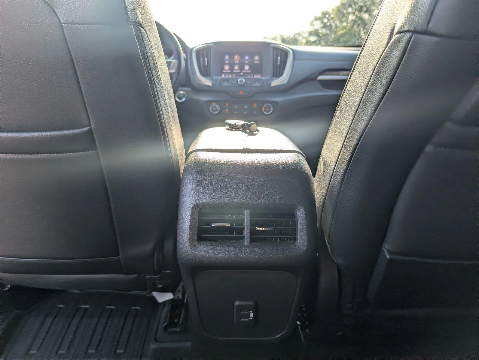 Used 2020 GRAPHITE GRAY METALLIC GMC SLE image 33