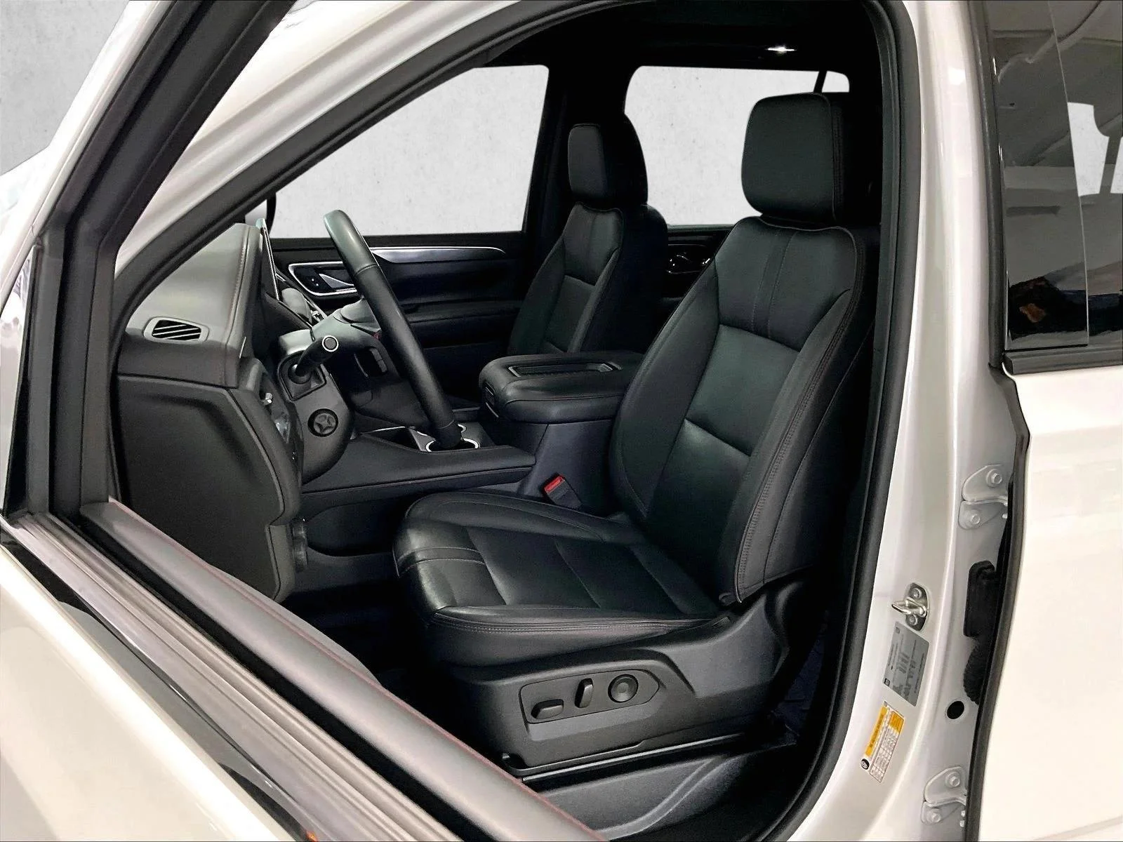 Used 2023 Iridescent Pearl Tricoat Chevrolet RST image 27