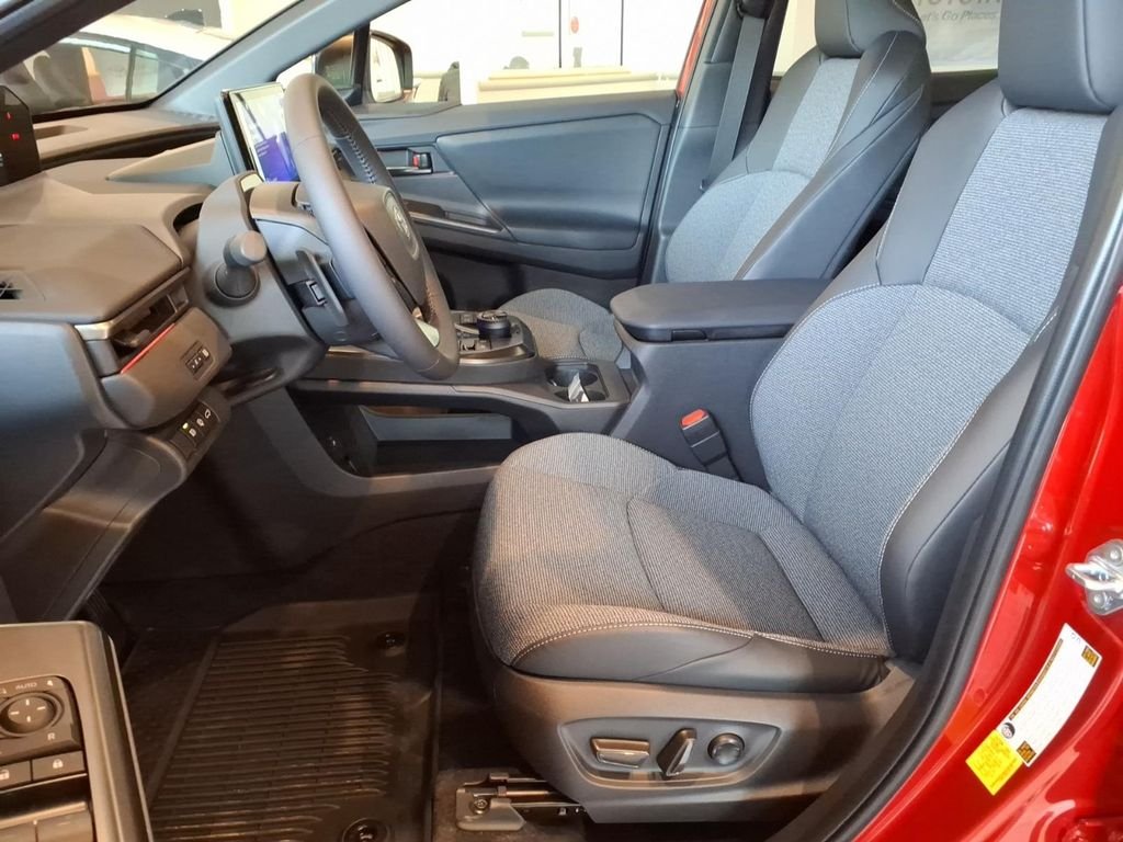 2026 Toyota bZ XLE - Photo 6