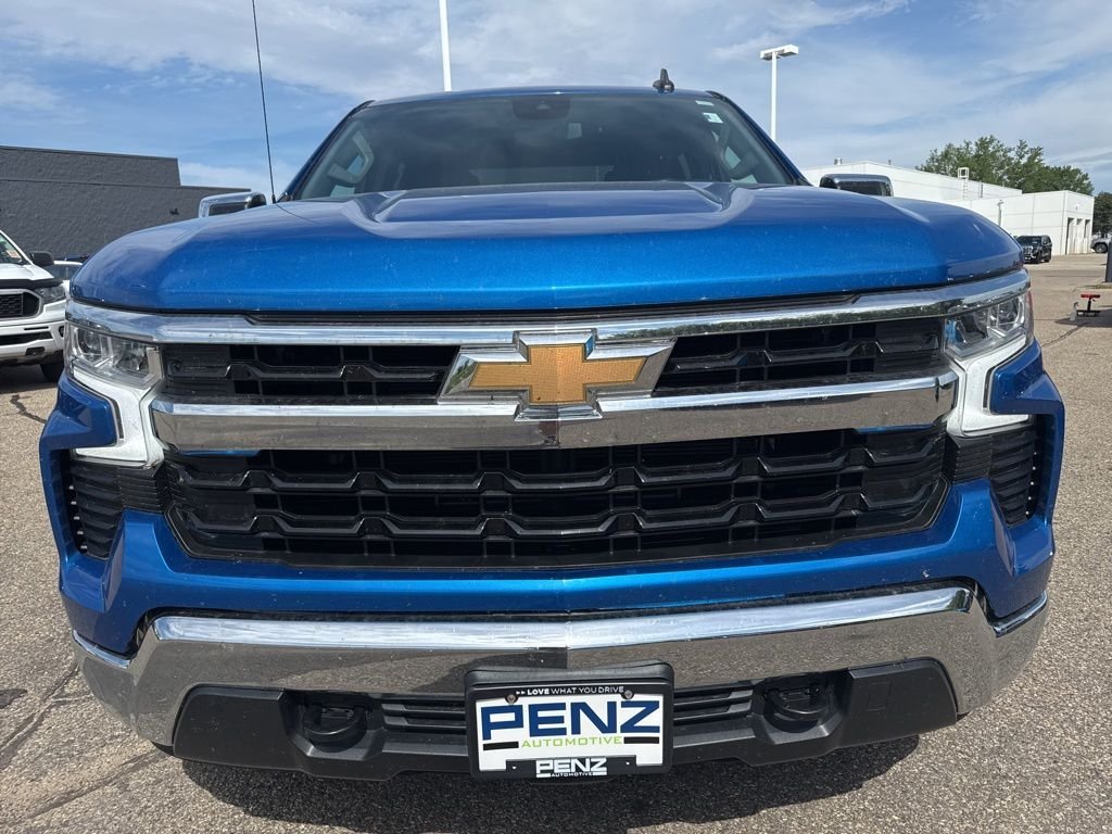 Used 2022 Chevrolet Silverado 1500 LT with VIN 3GCPDDEK4NG630000 for sale in Rochester, Minnesota