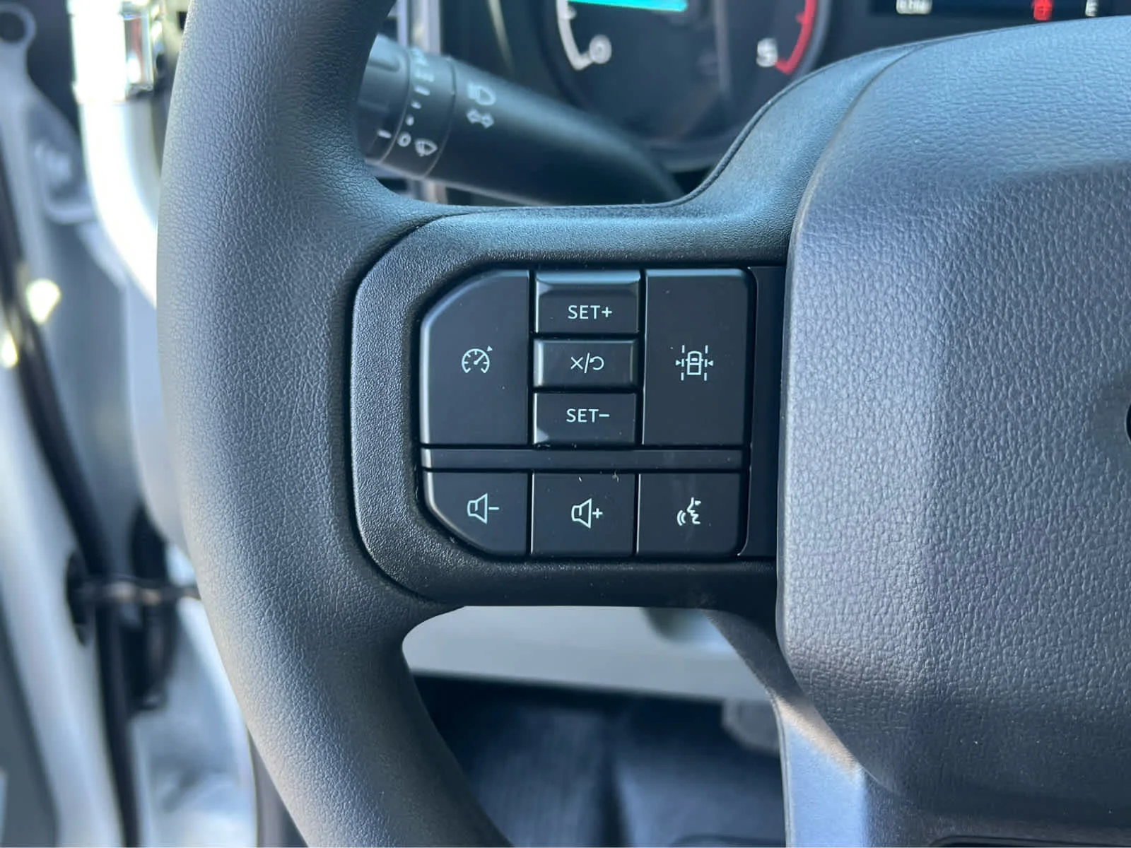 New 2026 Oxford White Ford F-550® XL image 26
