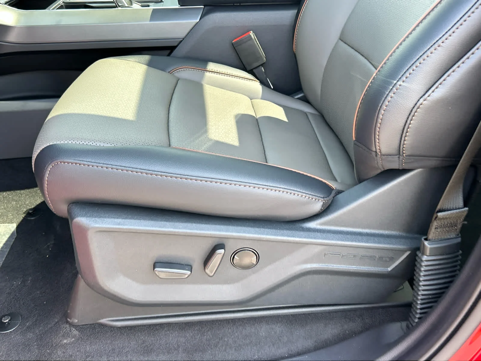 2025 Ford F-150 Lariat - Photo 28