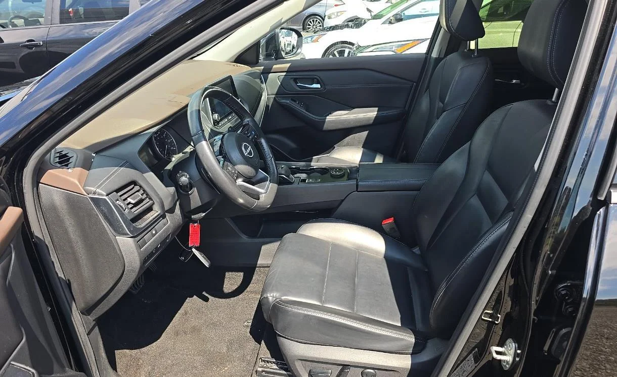 Certified Used 2023 Super Black Nissan SV image 3