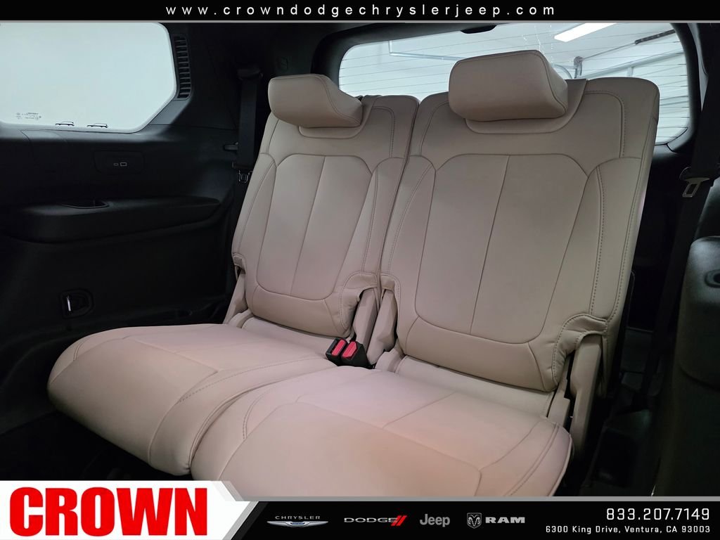 New 2026 Fathom Blue Pearl-Coat Exterior Paint Jeep Limited image 10