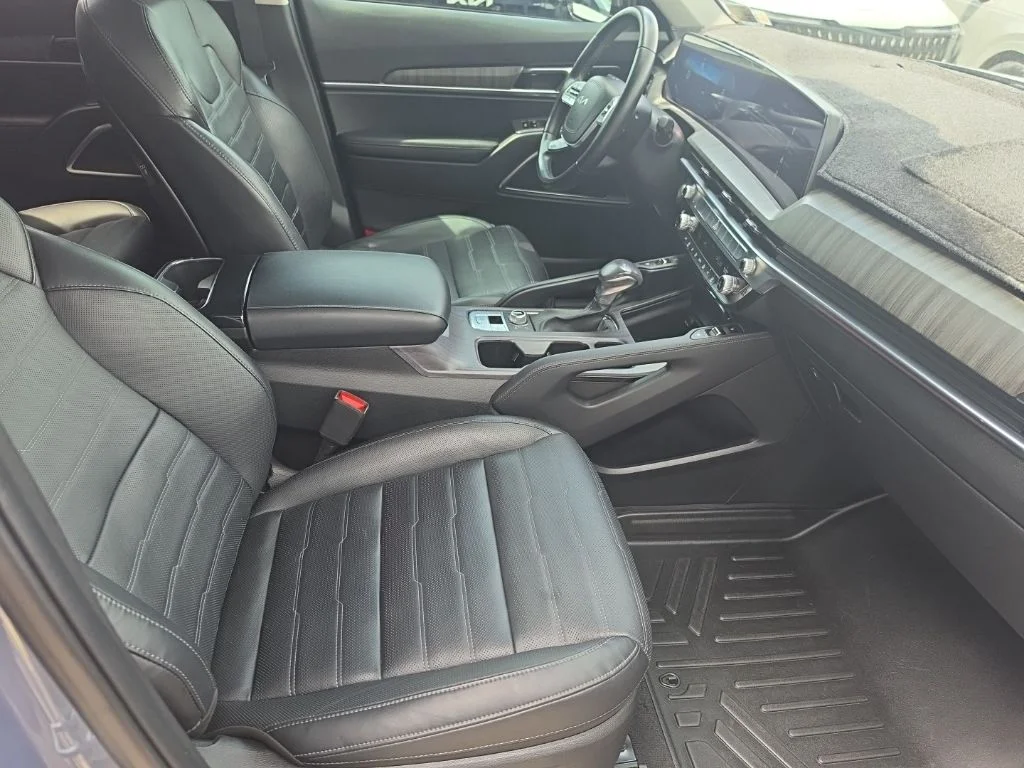 Used 2023 Silver Kia SX-Prestige image 21