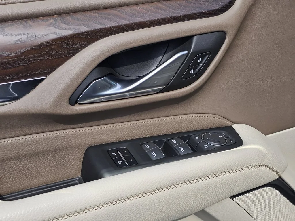 Used 2023 Onyx Black GMC Denali image 17