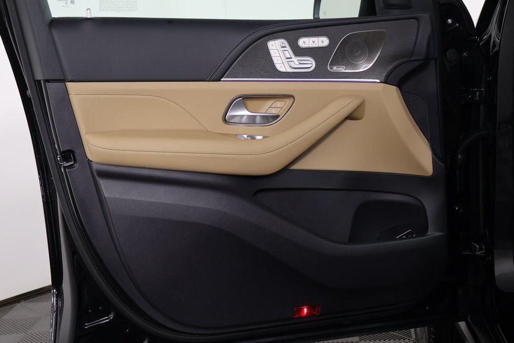 New 2026 Obsidian Black Metallic Mercedes-Benz GLS 450 image 8
