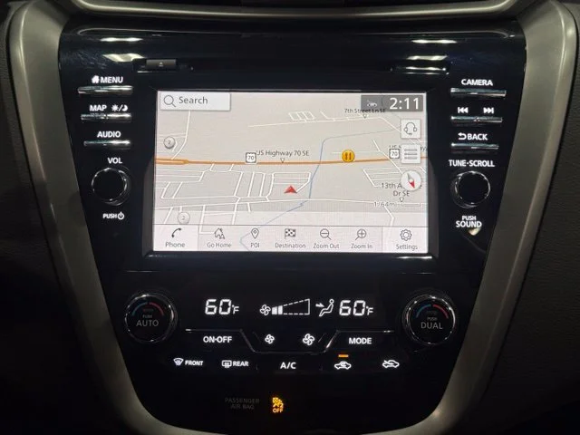 Used 2024 Gray Nissan Platinum image 23