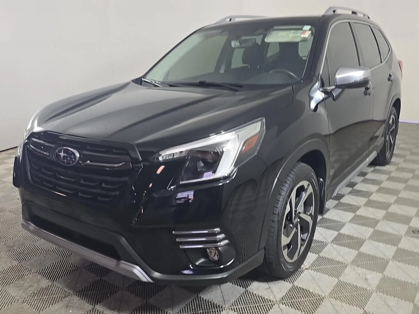 Used 2022 Crystal Black Silica Subaru Touring image 23