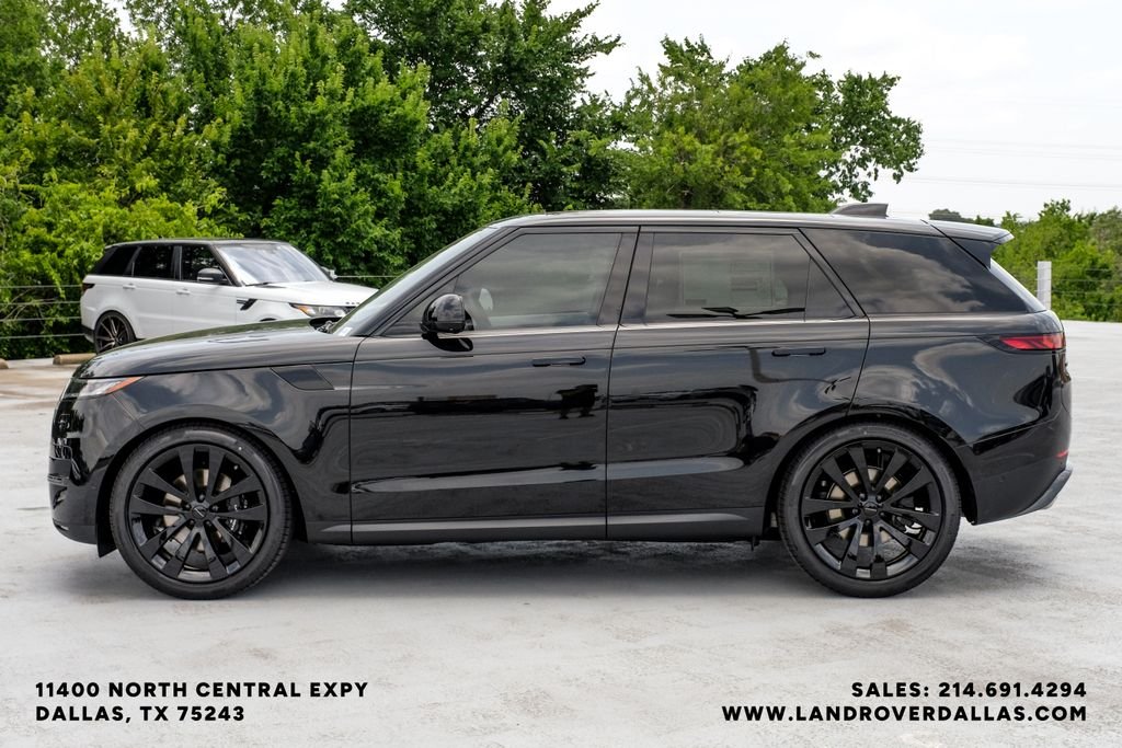 New 2026 Santorini Black Metallic Land Rover SE image 13