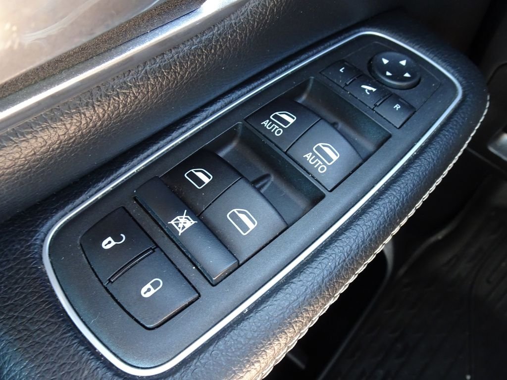 Used 2022 Red Ram Laramie image 23