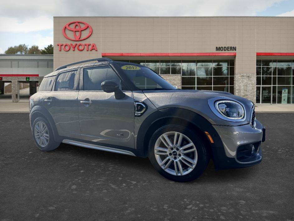 Used 2017 Melting Silver Metallic MINI Cooper S image 1