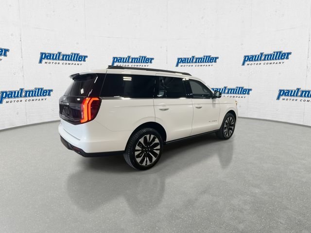 New 2027 Star White Metallic Tri-Coat Ford Platinum image 11