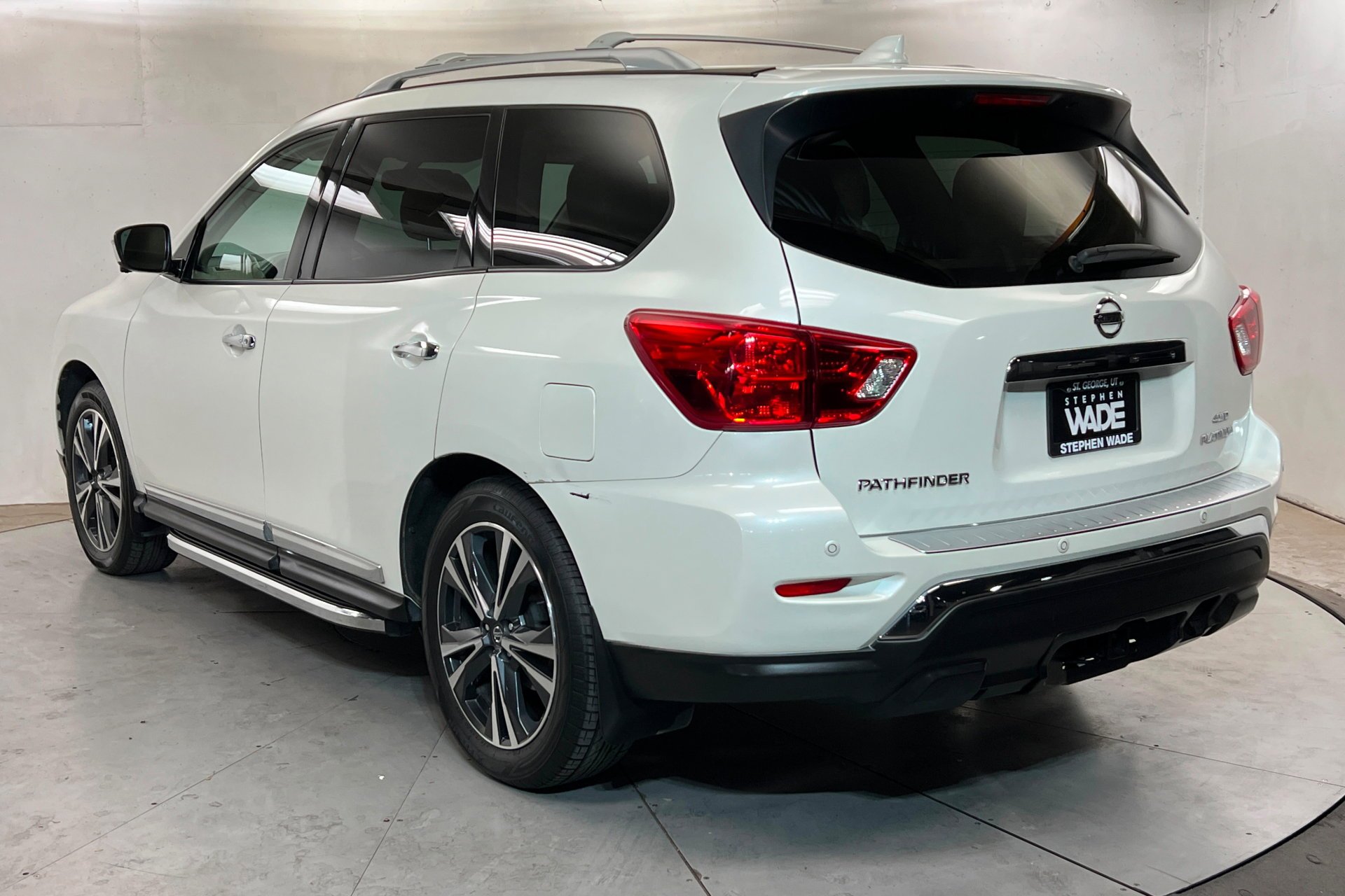 Used 2020 Pearl White Tricoat Nissan Platinum image 3