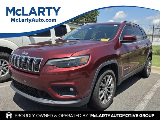 Used 2019 Red Jeep Latitude Plus image 1